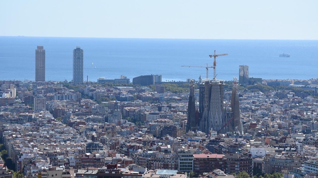 10 Unique Ways to Experience Barcelona Like a Local
